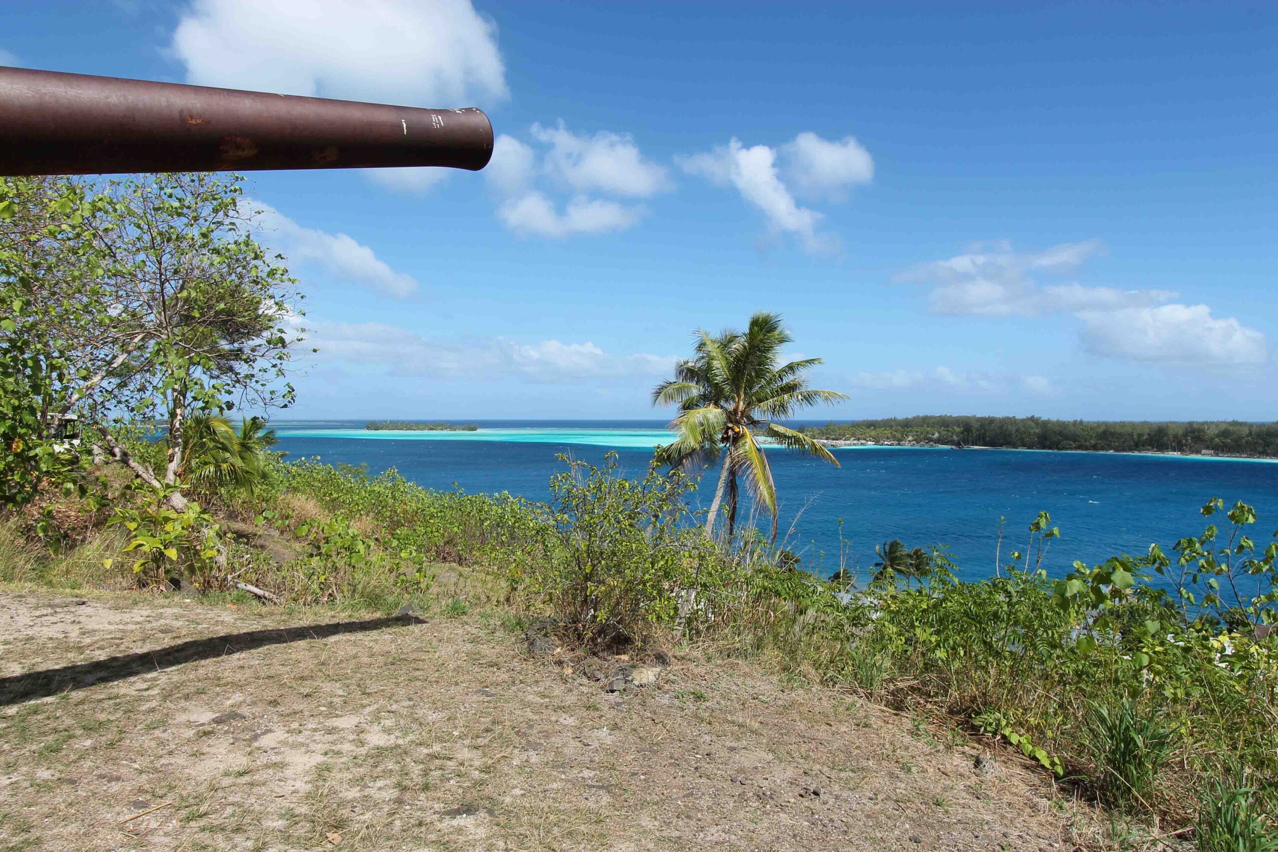 US Army canons on Bora Bora