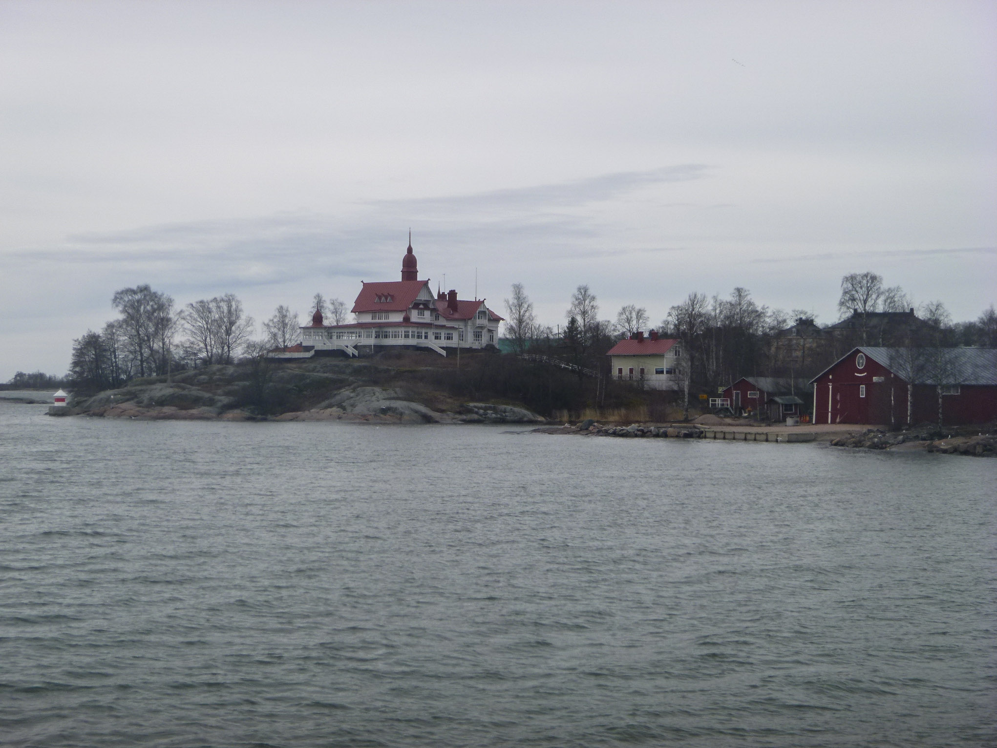 Islands en route to Suomenlinna