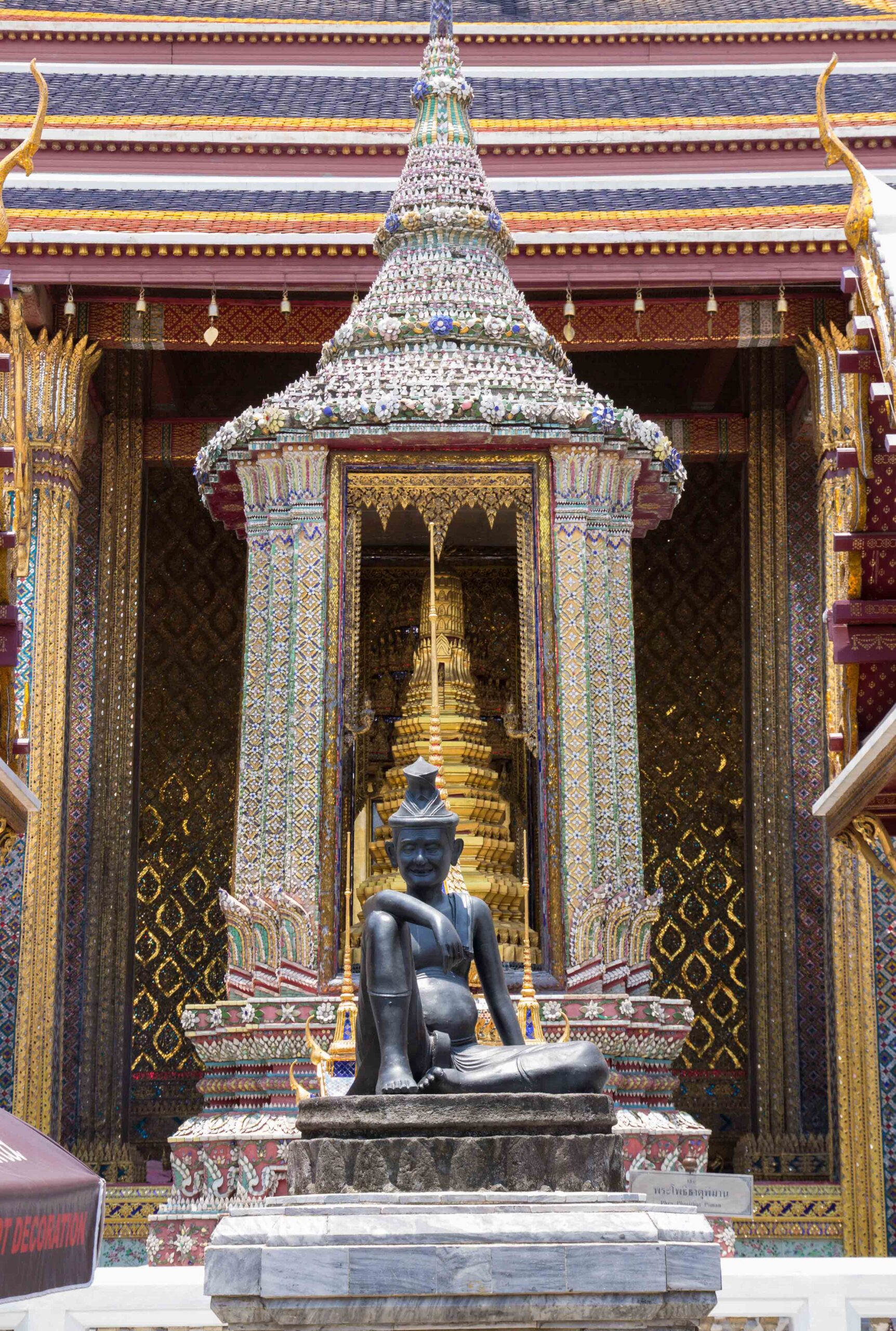 Buddha's doctor statute at Wat Phra Kaew