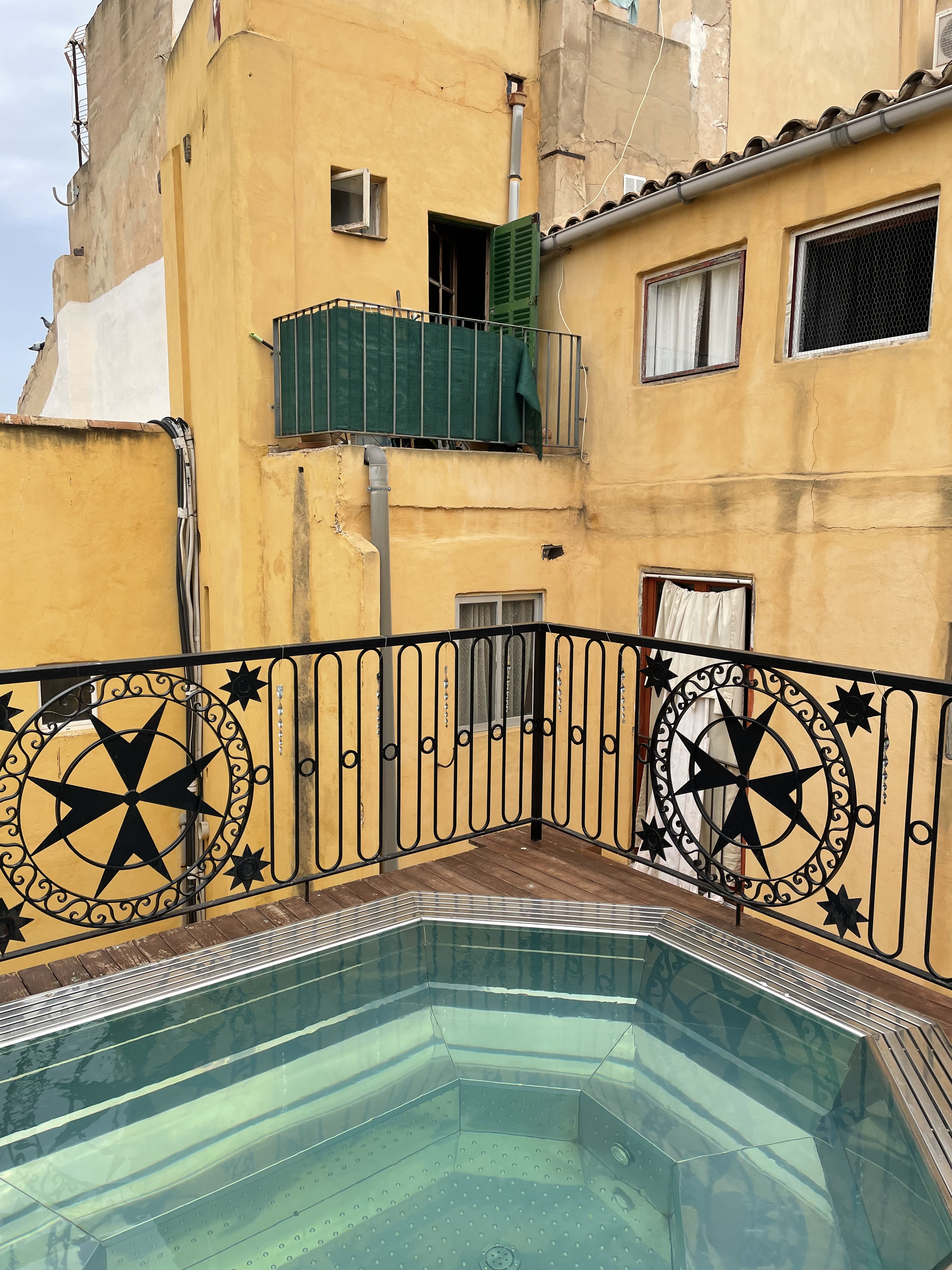 The plunge pool on the roof of Hotel Cort