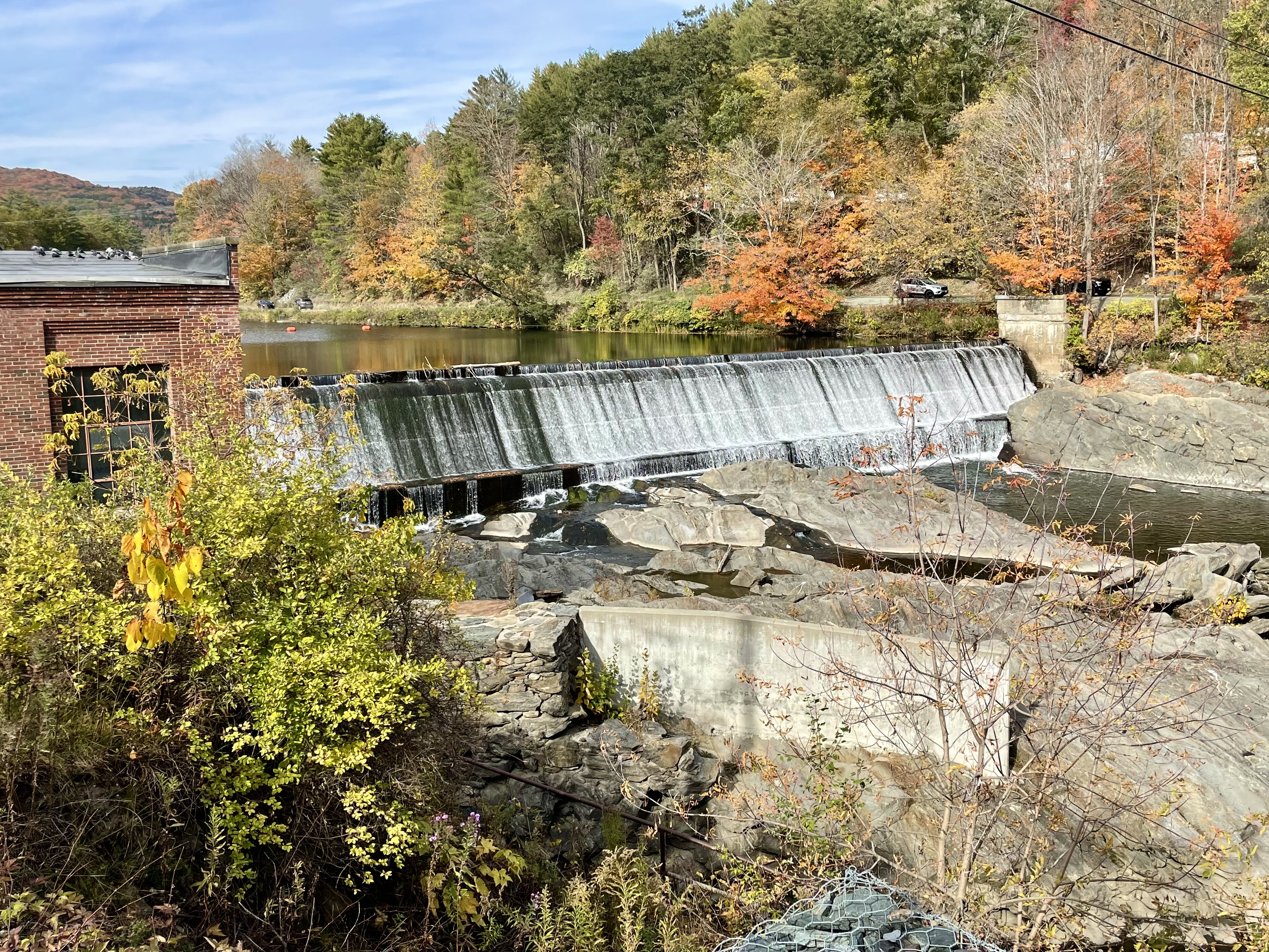 The waterfall near the Taftsville Covered Bridge
