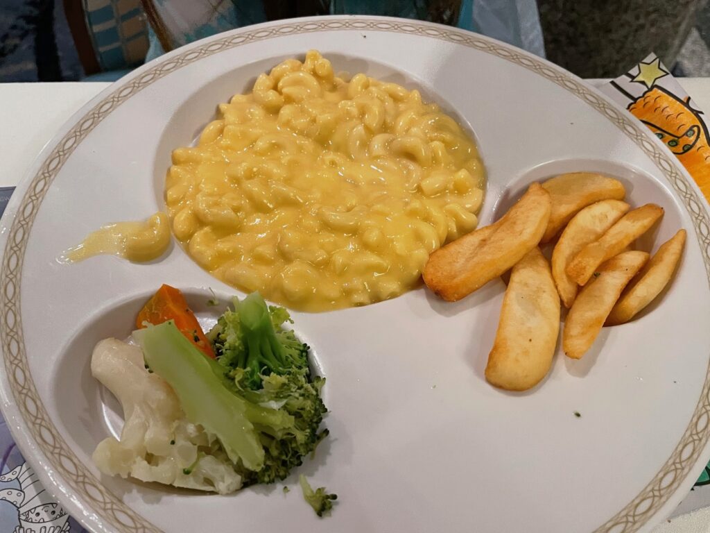 Kid's meal of mac and cheese